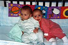 caitlin_andrew_in_crib.JPG